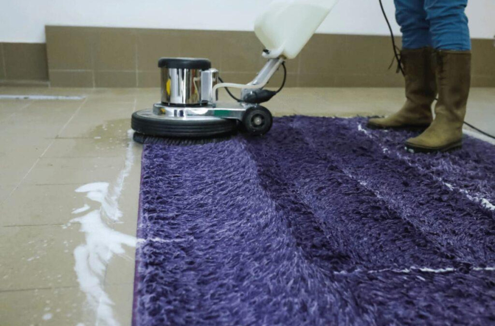 Nettoyage express d’un grand tapis rectangulaire, intervention rapide sur rendez-vous partout en Île-de-France